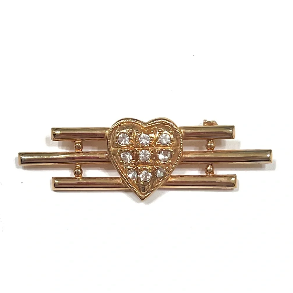 Vintage Crown Trifari Heart‎  Shape Clear Rhinestone Pin Brooch Signed